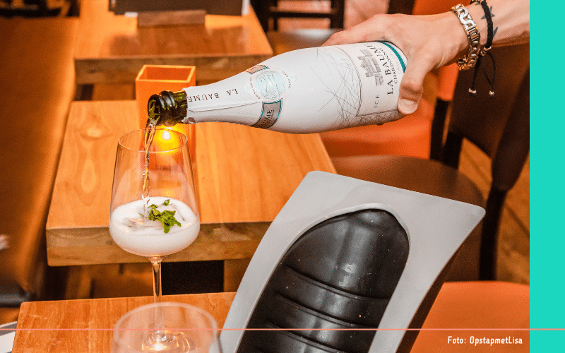 inschenken bubbelwijn