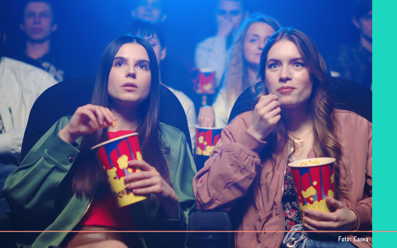 vrouwen in bioscoop