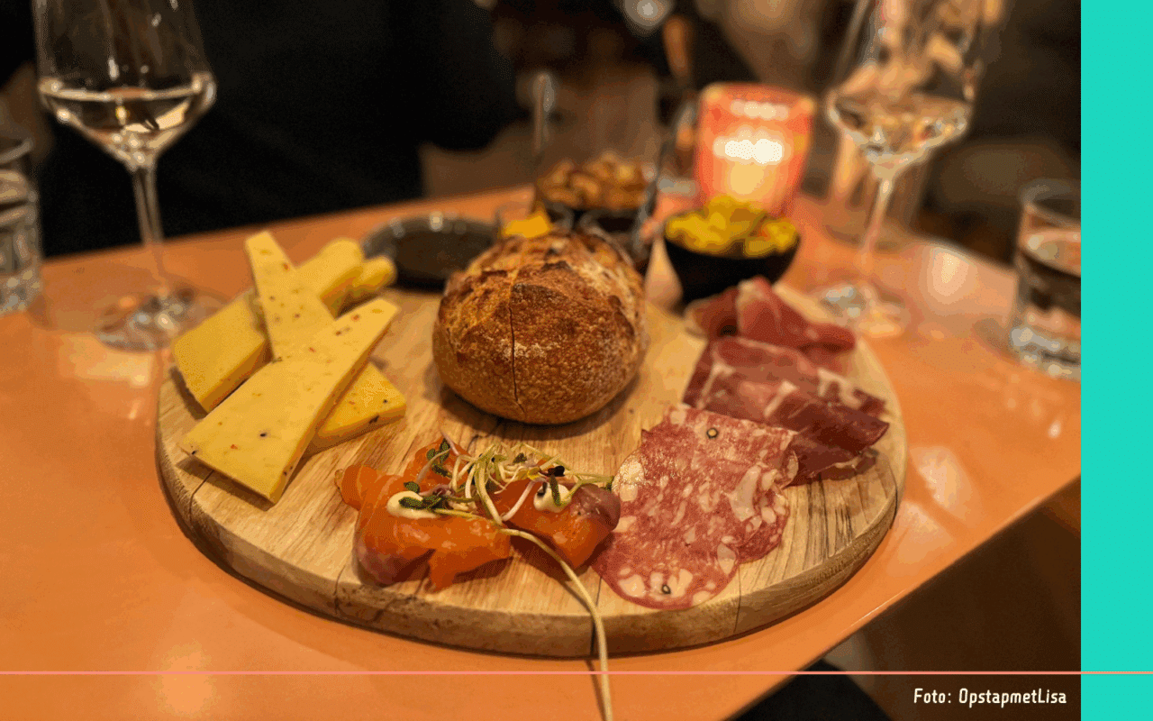 High wine met borrelplank Zuster Margaux